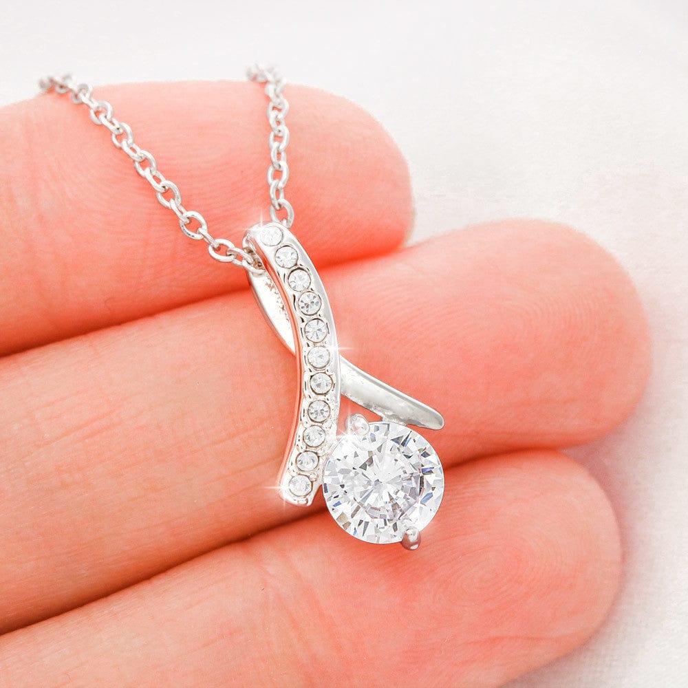 Close view of Alluring beauty necklace